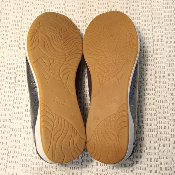 Dansko women's 'Olisa' canvas & silver foil floral accent lace-up sneakers sz 40 - Picture 9 of 14